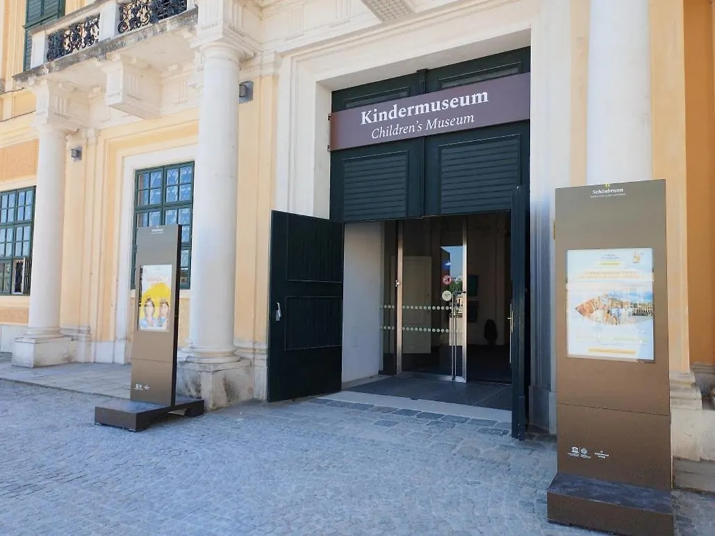 D&D Schonbrunner Deluxe Apartment Vienna Austria